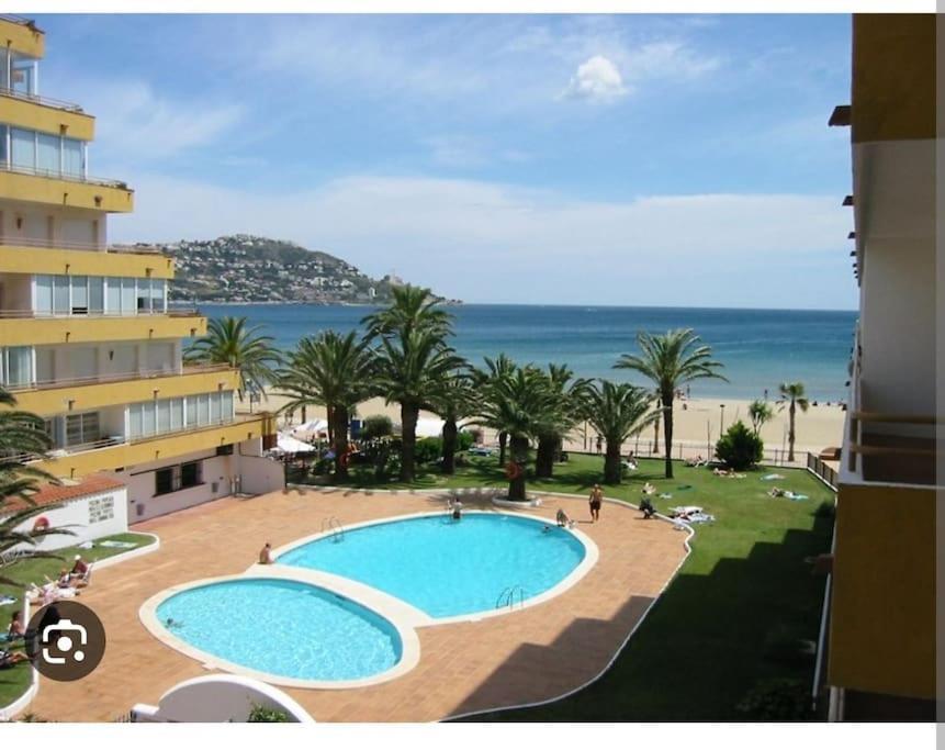 Holiday Center Apartamento Vistas Mar, Acceso Directo Playa Y Piscina Росес Екстериор снимка