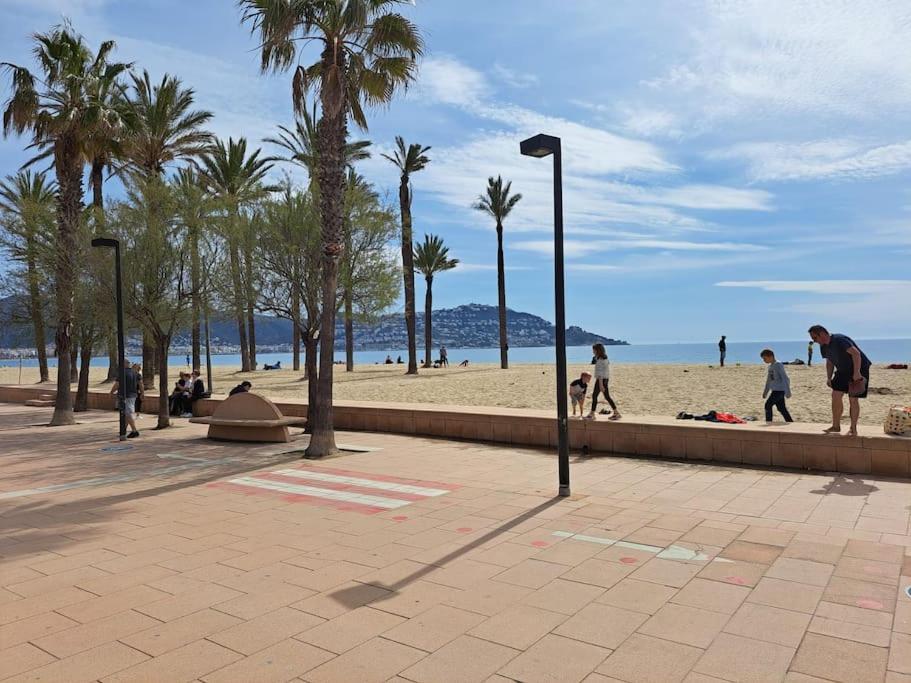 Holiday Center Apartamento Vistas Mar, Acceso Directo Playa Y Piscina Росес Екстериор снимка